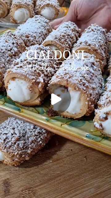 𝗖𝘂𝘀𝘁𝗼𝗻𝗮𝗰𝗶𝗪𝗲𝗯 on Instagram: "I cialdoni: dolci antichi della tradizione siciliana simili ai cannoli. Scopri la ricetta e prepariamoli insieme.
.
.
👉🏽 https://custonaciweb.it/i-cialdoni-siciliani-un-viaggio-tra-tradizione-e-dolcezza/
.
.
.
Soundtrack Embers Of Maui
Artista: Symphonic Planet
Link: https://business.facebook.com/sound/collection/?sound_collection_tab=sound_tracks&asset_id=2363966170478462&reference=artist_attr" Italian Desert, Cannoli Siciliani, Italian Sweets, Cannoli, April 22, Spice Mixes, Maui, Pastry, Pie