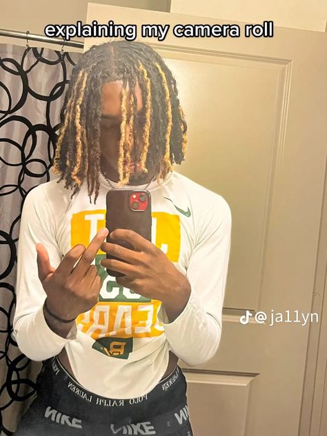 2 Tone Color Dreads Men, Blond Highlights On Locs, Men’s Dyed Dreads, Highlighted Dreads Men, Blond And Black Dreads, Dread Highlights Men, Blonde And Black Dreads Men, Dreadlocks Dyed Tips, Black Dreads With Blonde Highlights Men