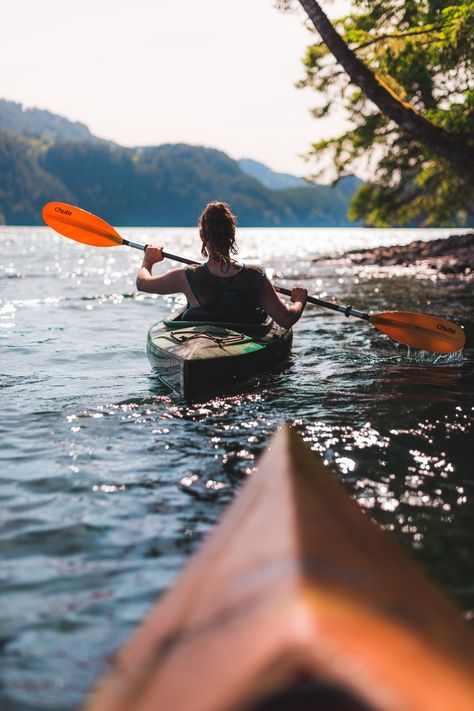 🚣‍♂️ Embark on the thrilling journey of kayaking! 🌊   Don't let the initial challenges deter you; conquer your kayak like a pro with these essential tips for endless adventures! 🛶  #KayakingFun #AdventureAwaits Kayaks Aesthetic, Kayaking Photoshoot, Kinsley Aesthetic, Timothy Stoker, Woman Kayaking, Kayak Aesthetic, Women Kayaking, Fun Activities With Friends, Activity Aesthetic