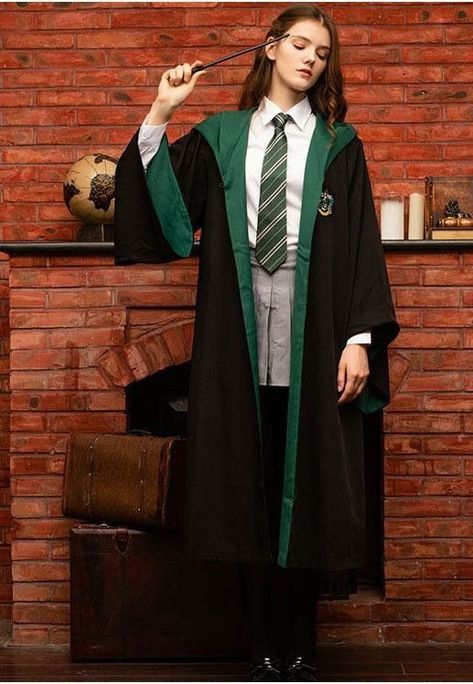 Cute Slytherin Outfits, Slytherin Uniform Female, Hogwarts Graduation, Slytherin Uniform, Slytherin Fashion, Hogwarts Uniform, Hogwarts Gryffindor, Slytherin Ravenclaw, Ravenclaw Hufflepuff