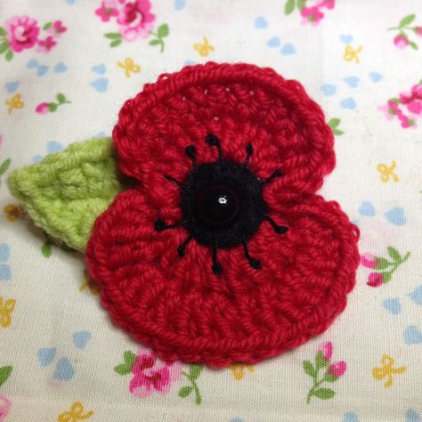 Kandipandi: Lest We Forget Crochet Poppy Rememberance, Crochet Poppy Free Pattern Uk, Crochet Poppies, Crochet Poppy Free Pattern, Anzac Poppy, Crochet Poppy Pattern, Poppy Crochet, Poppy Tutorial, Crochet Poppy