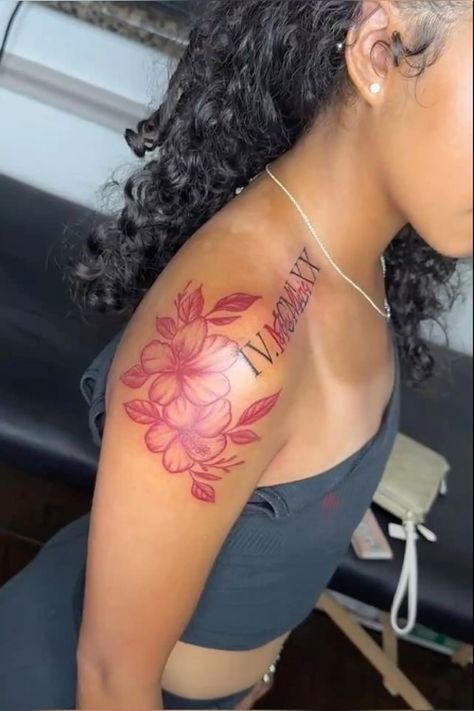 Unique Baddie Tattoos, Upper Arm Tattoos For Black Women, Half Sleeve Name Tattoos For Women, Under Shoulder Tattoo, Mother Dedication Tattoos, Red Ink Tattoos Sleeve, Red Ink Shoulder Tattoos For Women, Unique Name Tattoos Design For Women, Top Arm Sleeve Tattoo Women