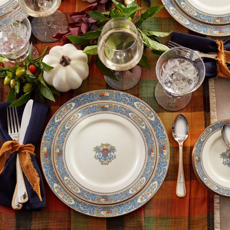 Fine china dinnerware