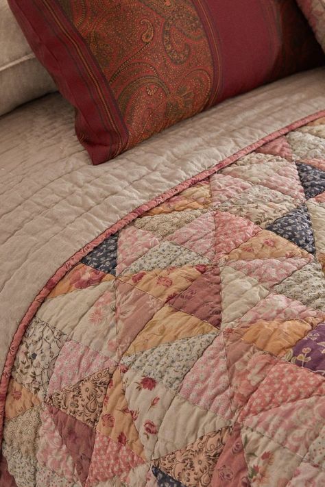 Colchas Zara Home, Bedding Pattern, Patchwork Clothes, Blanket Patterns, Crochet Blankets, House Room, Patchwork Quilt, Room Inspiration Bedroom, Dream Bedroom