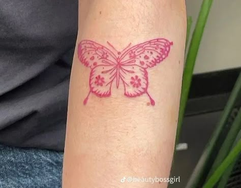 Girly Moth Tattoo, Aesthetic Tattoos Grunge, Small Tattoo Ideas For Men, Borboleta Tattoo, Pink Tattoo, Small Tattoo Ideas, Tattoo Ideas For Men, Moth Tattoo, Dainty Tattoos