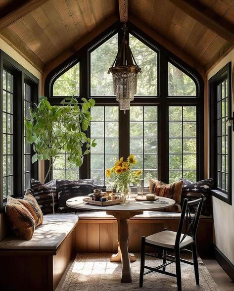 Banquette Kitchen, Katie Leclercq, Sunroom Dining Room, Sunroom Dining, Kitchen Banquette, Piano Room, Kitchen Nook, Dining Nook, Country Design