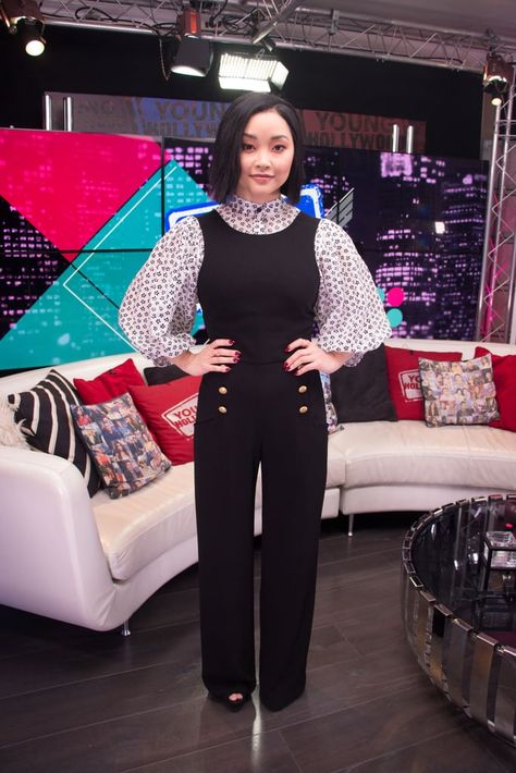 Wearing a printed turtleneck under a chic black jumpsuit while at a press event in 2019. Lana Condor Outfit, Young Professional Outfits, Turtleneck Under, Head Over Heels In Love, Lana Condor, Hollywood Studio, Outfit For Travel, Famous Outfits, Lara Jean