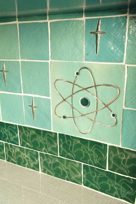 Kitchen Vintage Modern, Retro Renovation, Art Tiles, Dashboard Design, Atomic Age, Kitchen Tiles Backsplash, Trendy Kitchen, Bathroom Art, 영감을 주는 캐릭터