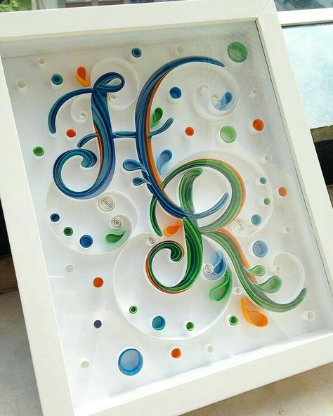 Quilling Typography, Quilling Paper Art, Paper Letters, Quilling Letters, Arte Quilling, Paper Quilling Tutorial, Paper Quilling For Beginners, Paper Quilling Flowers, Art Quilling