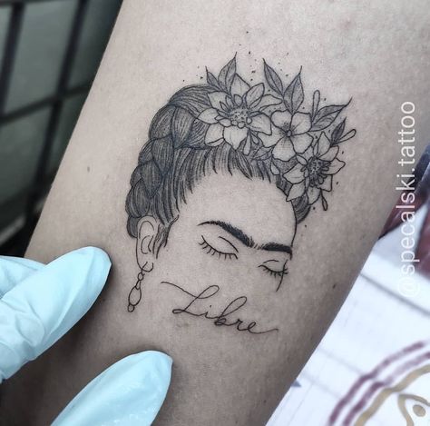 Frida Khalo Tattoo Minimalist, Frida Tattoo Minimalist, Frida Tattoo Ideas, Frida Kahlo Tattoo Ideas, Frida Kahlo Tattoo, Kahlo Tattoo, Frida Tattoo, Frida Kahlo Tattoos, Roots Tattoo