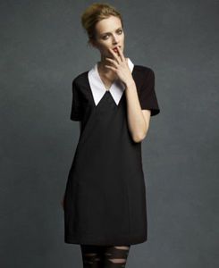 chelsea collar Chelsea Collar, Flirty Dresses, Black N White Dress, Collar Dress, Karl Lagerfeld, Fashion Magazine, Trousers Women, Chelsea, Little Black Dress