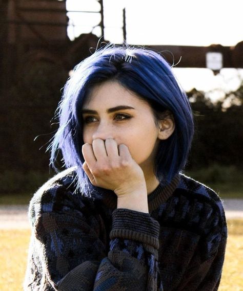 Dark Blue Shirt Hair, Short Indigo Hair, Short Blue Hair Styles, Blue Shoulder Length Hair, Short Bright Hair, Short Blue Black Hair, Blue Hair Outfit Style Clothes, Blue Hair Face Claim, Dark Blue Short Hair