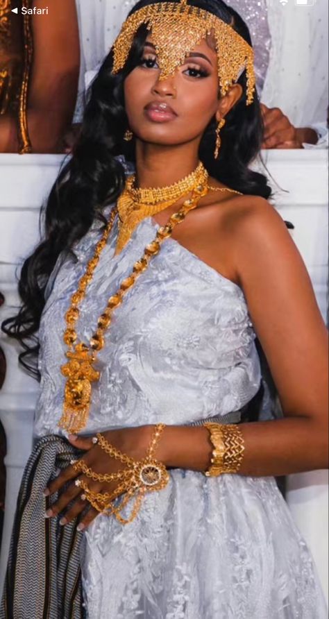 Ethiopian Jewelry Traditional, Oromo Wedding, Oromo Jewelry, Somali Gold, Oromo Cultural Dress, Oromo Dress, East African Women, Oromo Culture, Oromo People