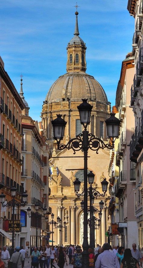 Get the top things to do in Salamanca Spain to add to your Salamanca itinerary. | salamanca spain aesthetic | salamanca spain travel | what to do in salamanca spain Madrid, Spain Aesthetics, North Spain, Salamanca Spain, Spain Trip, Spain Photography, Spain Holidays, European Destinations, Salamanca