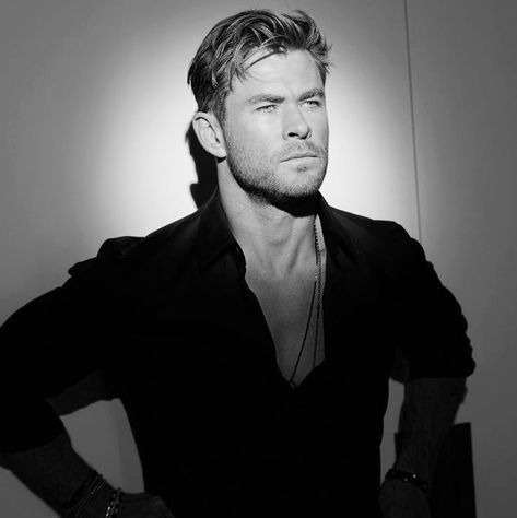 Chris Hemsworth Black And White, Chris Hemsworth Aesthetic, Tyler Rake, Greek Royal Family, Thor Odinson, Thor X Loki, Chris Hemsworth Thor, Australian Actors, Liam Hemsworth