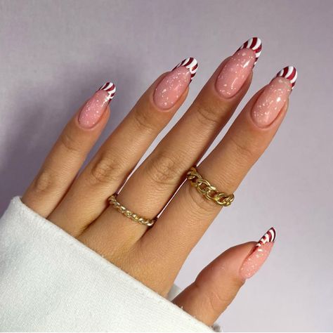 Candy Cane Nails, Cute Christmas Nails, French Nail Art, Nail Design Inspiration, Holiday Nail Art, Festival Nails, Xmas Nails, Christmas Nail Designs, Christmas 2022