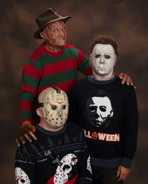 Family pics Horror Movie Icons, A Nightmare On Elm Street, Funny Horror, Horror Movie Art, Michael Myers Halloween, Horror Icons, Horror Movie Characters, Jason Voorhees, Arte Sketchbook