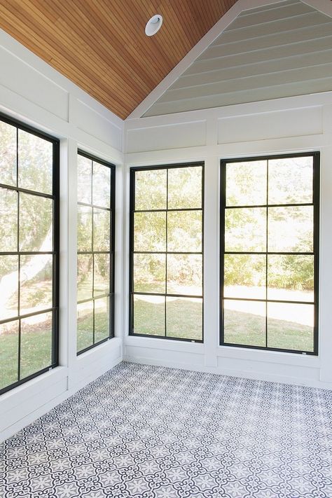 Corner Lot Modern Farmhouse – Samuel Marcus – Blog Black Floor To Ceiling Windows, Ranch Bardominium, Summit House, Black Window Trims, Cottage Windows, Metal Windows, Sunroom Addition, Farmhouse Patio, Minimalist Living Room Decor