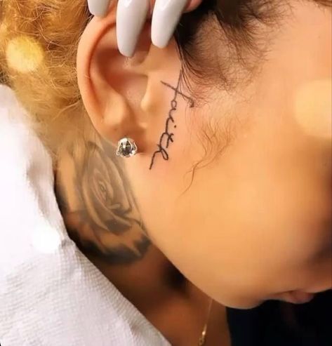 Sideburn Tattoo Women, Small Face Tattoos, Face Tattoos For Women, Girl Neck Tattoos, Cute Hand Tattoos, Pretty Hand Tattoos, Neck Tattoos Women, Facial Tattoos, Pretty Tattoos For Women