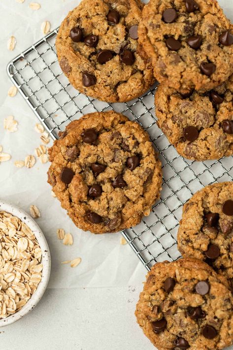 Chik Fil A Oatmeal Chocolate Chip Cookies, Chickfila Cookie Recipe, Chick Fil A Chocolate Chip Cookie Recipe, Copycat Chick Fil A Cookies, Chickfila Cookies, Chick Fil A Cookie Recipe, Chick Fil A Cookies, Chick Fil A Recipe, Oatmeal Chocolate Chip Cookie Recipe