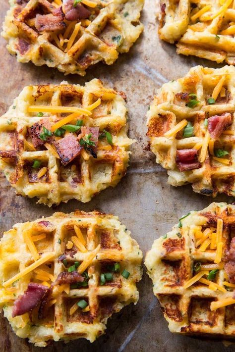 My family always requests these loaded baked potato waffles! Waffle Recipe Uk, Potato Waffle Recipe, Potato Ideas, Recipes Sides, 2023 Food, Waffle Iron Recipes, Vegetarian Ideas, Recipe Potato, Potato Waffles