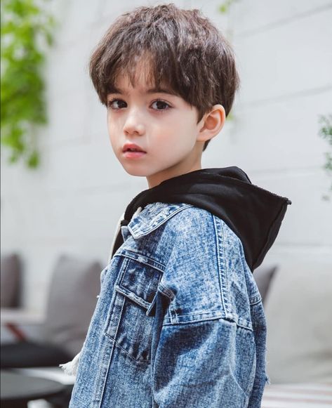 帥男孩 Ulzzang Kids, Cute Asian Babies, Korean Babies, Asian Kids, Asian Babies, We Are The World, Fashion Kids, Children Photography, Kids And Parenting