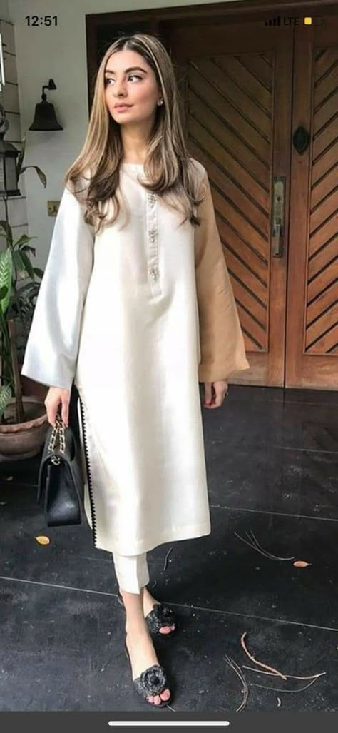 Nikkah Dress, Desi Fits, Simple Kurta Designs, Desi Outfits, Casual Indian Fashion, Pakistani Suit, Pakistani Fashion Party Wear, Salwar Kamiz, Pakistani Fashion Casual