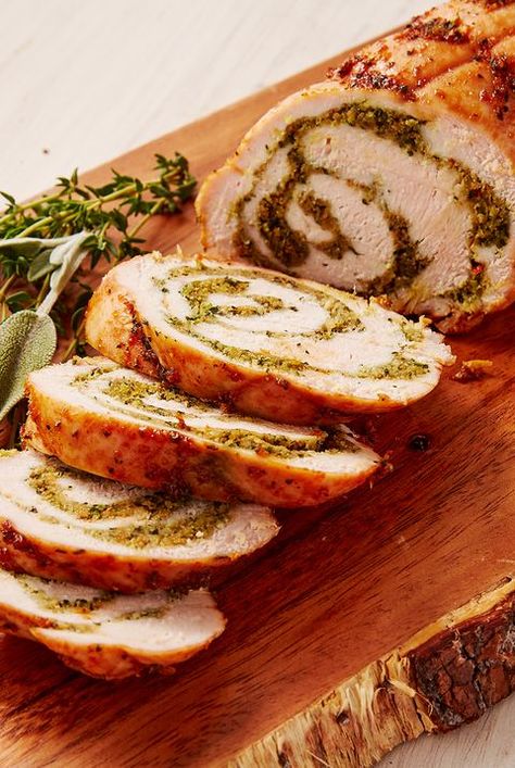 delish garlic and herb turkey roulade Pork Roulade, Christmas Dinner For Two, Turkey Roulade, Perfect Christmas Dinner, Herb Turkey, Perfect Mashed Potatoes, Holiday Roasts, Traditional Thanksgiving Menu, Turkey Breast Recipe