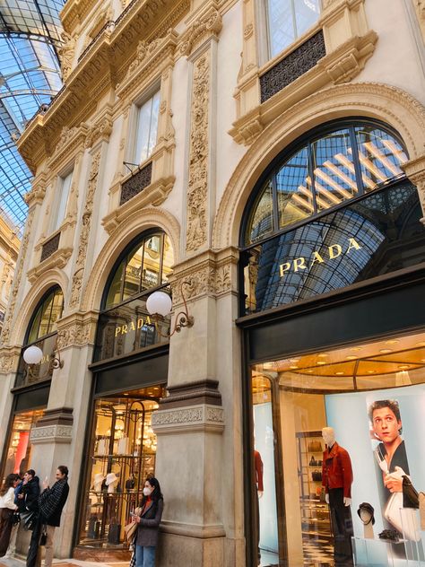 The Prada store front in the Galleria Vittorio Emanuele II mall in Milan, Italy. Prada Store Aesthetic, Prada Building, Milan Store, Goals Board, Prada Store, Wealthy Lifestyle Luxury, Luxury Things, Street Background, Shopping In Italy