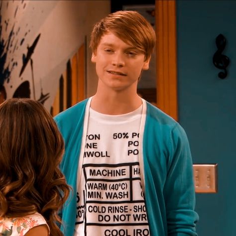 Dez From Austin And Ally, Dez Austin And Ally, Austin Y Ally, Austin E Ally, Calum Worthy, Family Music, Austin And Ally, Single Person, Attractive People