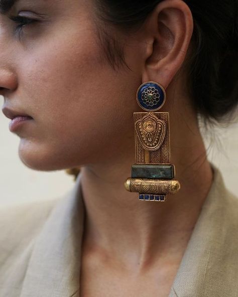 Modern Indian Jewelry, Inca Art, Dope Jewelry Accessories, Inexpensive Jewelry, Elegante Y Chic, Modern Gold Jewelry, Online Gold Jewellery, Indian Jewelry Sets, Jewelry Design Earrings