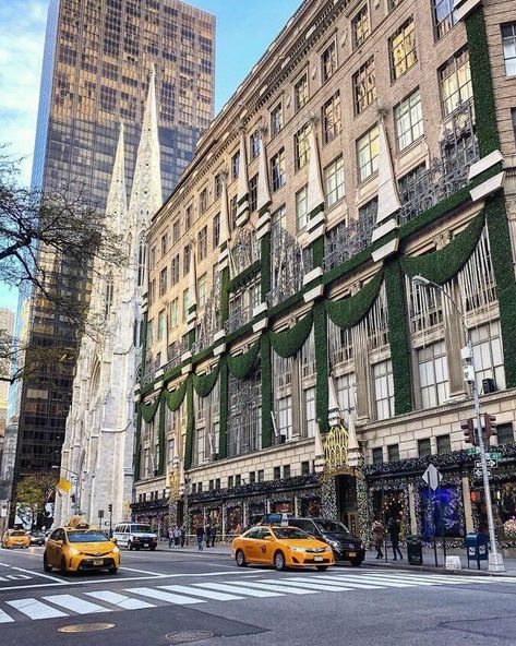 Fifth Avenue NewYork City ❤️ Fifth Avenue Aesthetic, New York Christmas Aesthetic, York Things To Do, Nyc Christmas, Empire State Of Mind, Nyc Aesthetic, Visit New York, Nyc Trip, About Christmas