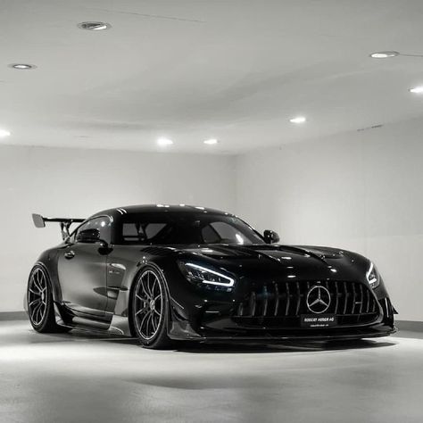 Mercedes-AMG GT Mercedes-AMG GT Mercedes Benz Sports Car, Mercedes Sports Car, Mercedes Sport, Baby Cars, Tmax Yamaha, Black Mercedes, Carros Lamborghini, Mercedes Amg Gt R, Black Mercedes Benz