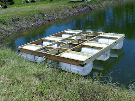 Diy Floating Dock, Building Backyard, Floating Dock Plans, Diy Dock, Building A Dock, Dock Design, Building Deck, Pond Boat, Floating Boat Docks