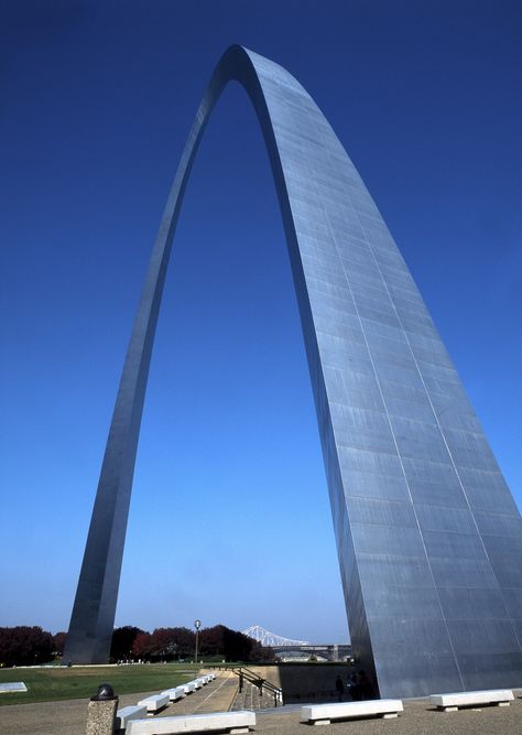 Gateway Arch in St. Louis, Missouri Stl Arch, Saint Louis Arch, St Louis Arch, Gateway Arch, Beautiful Cities, The United States Of America, Historical Monuments, Top Travel Destinations, St Louis Missouri