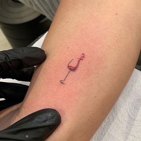 Tiny Tattoos With Meaning, Wine Glass Tattoo, Wine Tattoo, Glass Tattoo, Tiny Tattoos For Women, Tattoos Infinity, Tattoo Trend, Small Tattoos With Meaning, Double Piercing