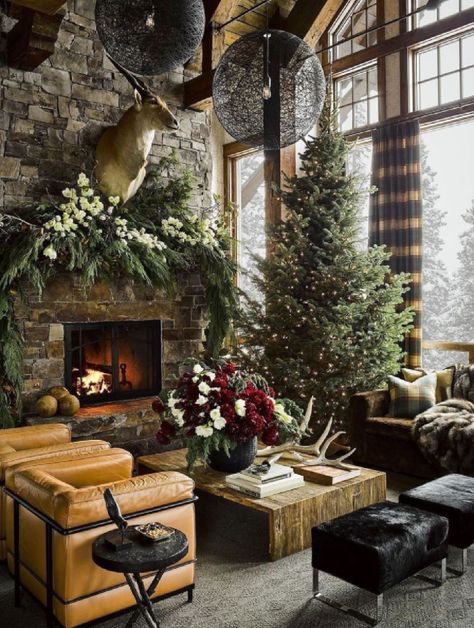 Mountain lodge chic family room in Yellowstone Club with luxe interior design by Ken Fulk. Winter Living Room Decor After Christmas, Winter Living Room Decor, Decor After Christmas, Winter Living Room, Christmas Decorations Living Room, Christmas Tree Inspiration, Christmas Living Rooms, Natural Christmas, Christmas Decorations Rustic