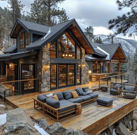 Unique Mountain Homes, Cabin House Exterior, Viking Lodge, Luxury Mountain Homes, Modern Cabin Exterior, Mountain Lake House, Lake House Cabin, Mountain Dream Homes, Mountain Home Exterior