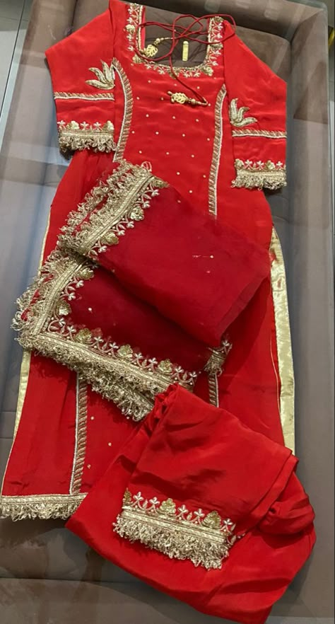 Red Bridal Suits Punjabi, Red Bridal Suit, Red Suits For Women Indian, Red Suits For Women, Red Punjabi Suit, Casual Spring Outfits Women, Dresses Women Over 50, Dresses For Women Over 50, Bridal Suits Punjabi