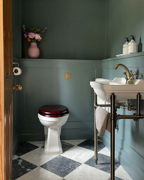 Farrow & Ball Dix Blue, Small Downstairs Toilet, Downstairs Loo, Roll Top Bath, Downstairs Toilet, Perfect Paint Color, Colour Consultant, Farrow And Ball Paint, Kitchen Colour Schemes