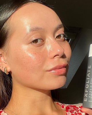 How to Use Retin-A | The Skincare Edit Retin A Before And After Wrinkles, Retin A Before And After, Retinol Before And After, Retin A, Retinol Cream, Before After Photo, Exfoliate Face, Best Moisturizer, Acne Prone Skin