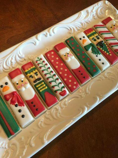 Christmas cookie bars Stick Cookies, Cookie Sticks, Winter Cookies, Winter Cookie, Dipped Cookies, Royal Icing Decorations, Sugar Cookie Designs, Cookie Decorating Ideas, Pretty Cookies