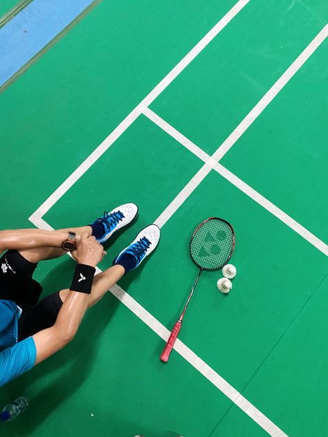 #badminton #sports #racket #court Badminton Asthetic Pics, Badminton Court Wallpaper, Badminton Aesthetic Boy, Badminton Racket Aesthetic, Badminton Photoshoot, Badminton Court Aesthetic, Badminton Snap, Badami Chalukya Architecture, Sport Moodboard