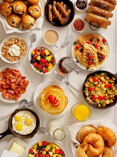 Breakfast Feast, Luxury Breakfast, Breakfast Presentation, Birthday Breakfast Party, Breakfast Catering, Breakfast In America, Food Crush, Free Meal, Breakfast Plate