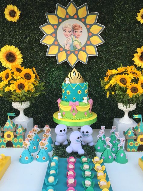 Frozen Fever Party Birthday Party Summer Theme, Frozen Fever Birthday Party, Frozen Fever Birthday, Frozen Fever Party, Anna Birthday Party, Birthday Party Summer, Frozen Bday Party, Disney Frozen Birthday Party, Frozen Summer