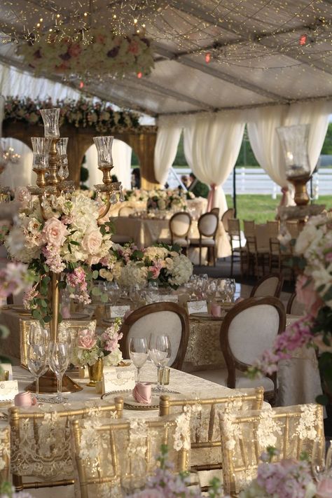 Pastel Pink Bday Decor, Vintage Theme Quinceanera, Quince Main Table Ideas Sage Green, Old Money Debut Theme, Victorian Era Quinceanera Theme, Vintage Quinceanera Ideas Decoration, Sweet 16 Vintage Theme, Fancy Quinceanera Themes, Quinceanera Elegant Theme