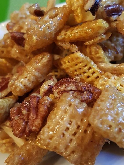 Sweet Party Mix Recipe, Sweet Party Mix, Party Mix Recipe, Chex Mix Recipes, Sweet Party, Snack Mix Recipes, Party Mix, Chex Mix, Snacks Für Party