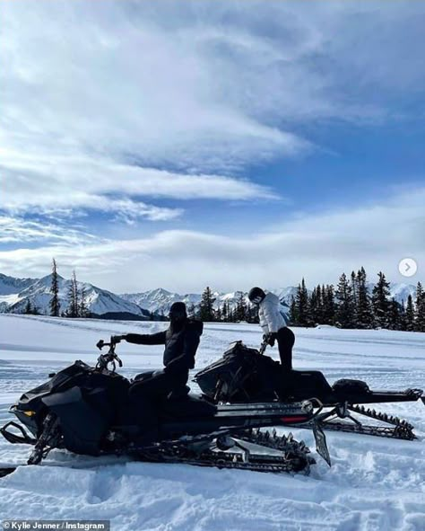 Kylie Jenner and her sister Kendall show off their adventurous side as they go snowmobiling in Aspen Ski Aesthetic, Snow Trip, Ski Season, 2023 Vision, Winter Break, Clipuri Video, Ski Trip, Winter Aesthetic, Winter Travel