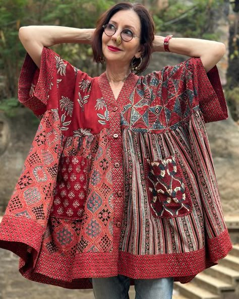 Red Kaftan, Restyle Clothes, Kaftan Top, Patchwork Clothes, Trendy Shirt Designs, Batik Fashion, Kurta Designs Women, Trendy Fashion Tops, Boutique Dress Designs