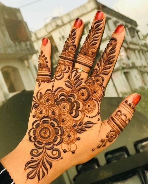 મહેંદી Design New, Simple Dubai Mehndi Designs, Mehandi Design Front Hand, Mehndi Designs Front Hand Simple, Beautiful Mahendi, Finger Mehendi Designs, Dubai Design, Latest Henna Designs, Mehndi Designs For Kids